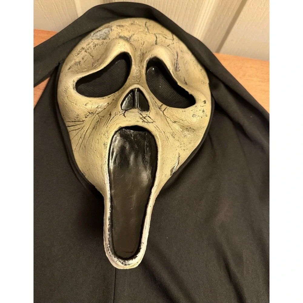 Scream Ghostface‎ Limited Edition Easter Unlimited Mask Rare Collectible